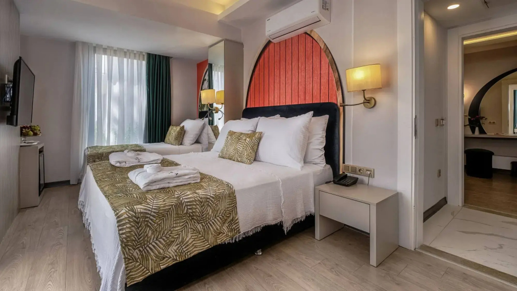 Large Triple Selectum room with balcony