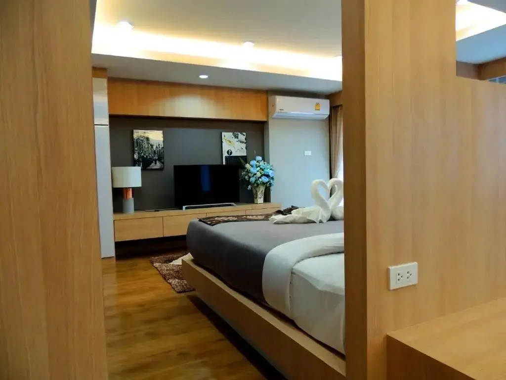 Deluxe Double Suite Room (full double bed)