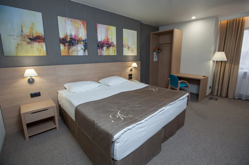 AMAKS Kongress - Hotel Room Type - Double Suite full double bed