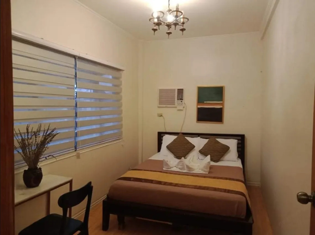 Double room (full double bed)