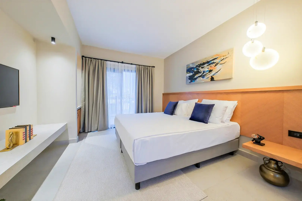 Superior Double room (full double bed)