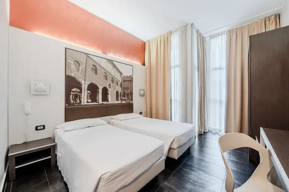 Double room (twin beds)