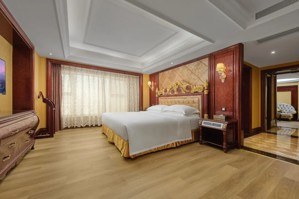 1 Bedroom Deluxe Double Suite (full double bed)