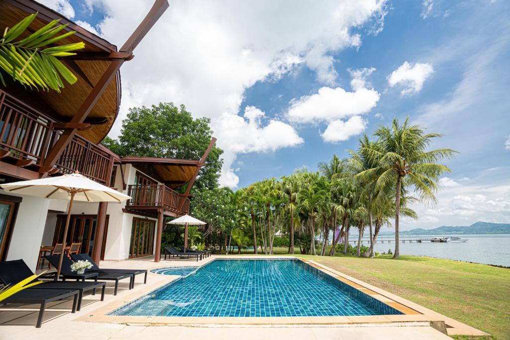 Barcelo Coconut Island
