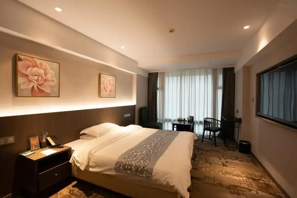 Peony Themed Smart Double room (full double bed)