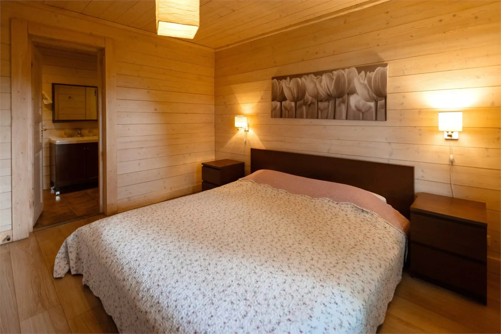 No. 4 Egorka Sextuple Cottage