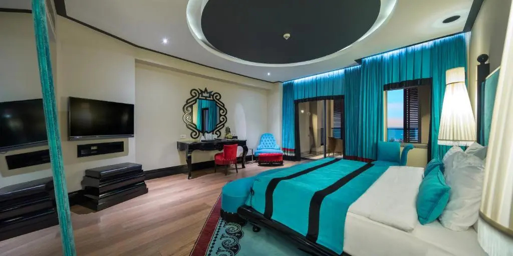 Deluxe Double room (full double bed)