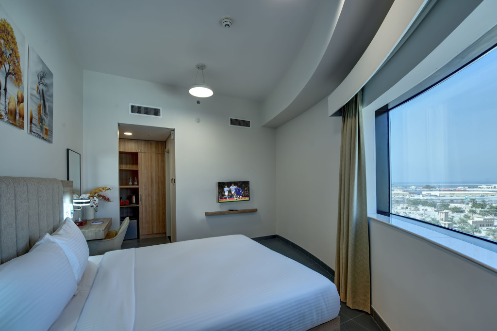 Deluxe Double room (full double bed)