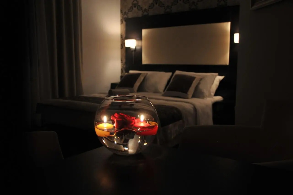 Double room (full double bed)