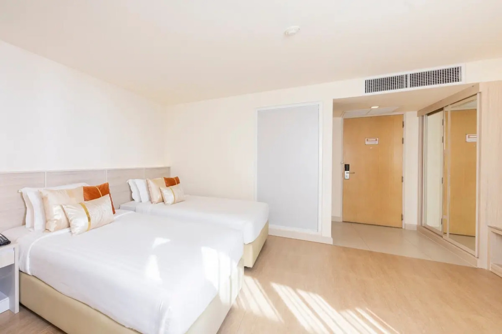 Двухместный номер Deluxe с видом на город 2 отдельные кровати в Pattaya Sea View Hotel
