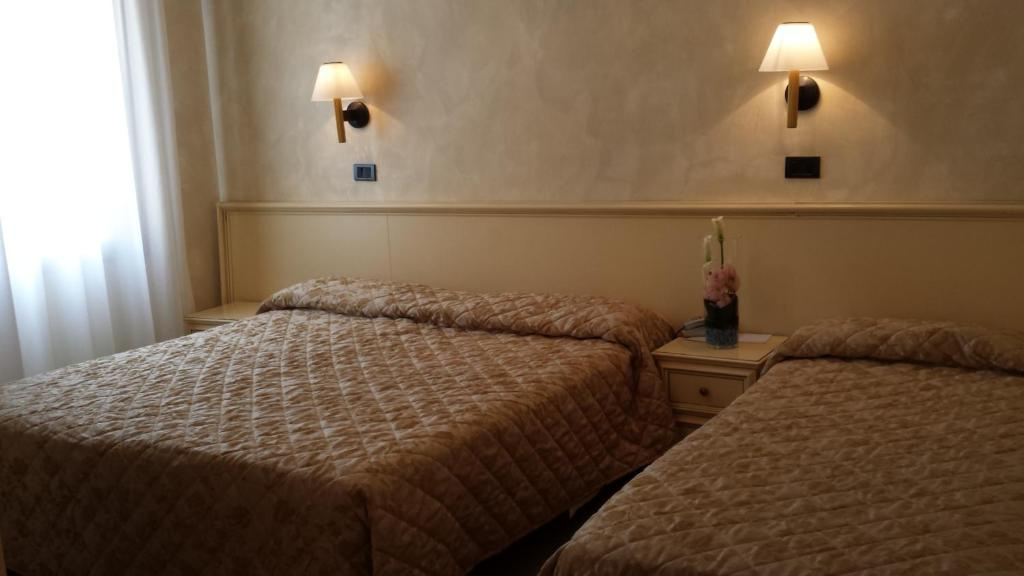 Carlton Capri Hotel - Chambres