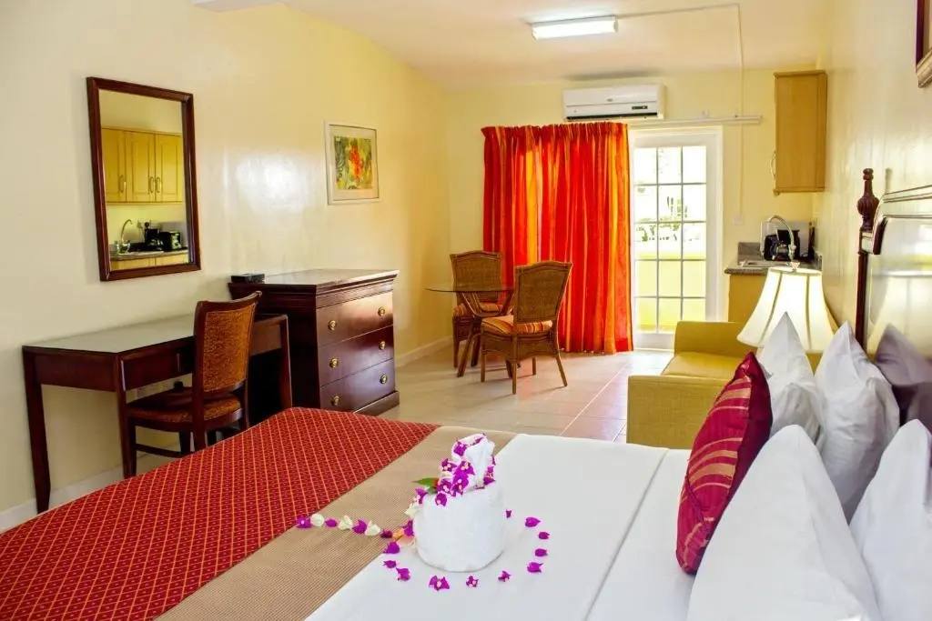 Bay Gardens Hotel - Général