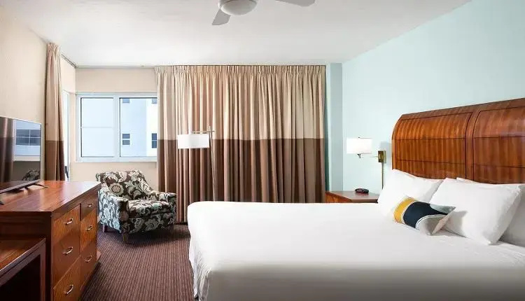 Deluxe Double room with balcony and Oceanfront (full double bed)