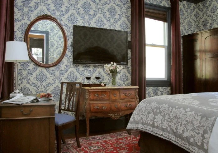 Deluxe Double room (full double bed)