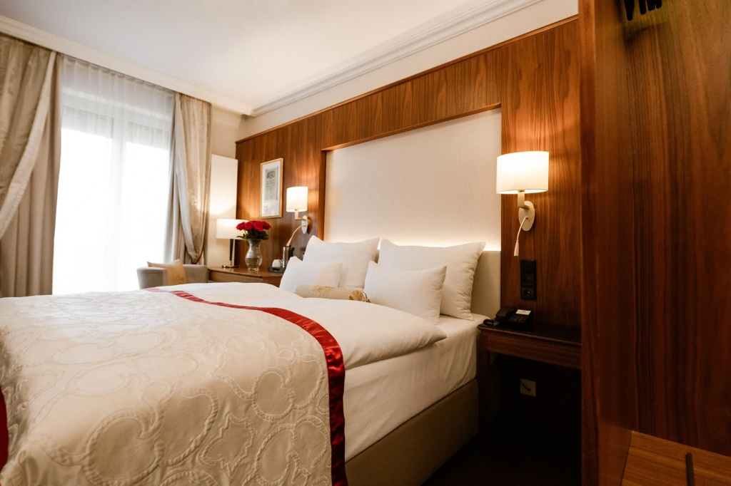 Facing The Courtyard Double room (full double bed)