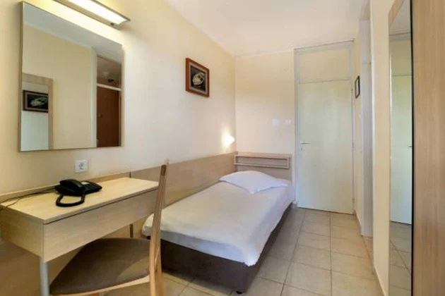 Economy Single room park side