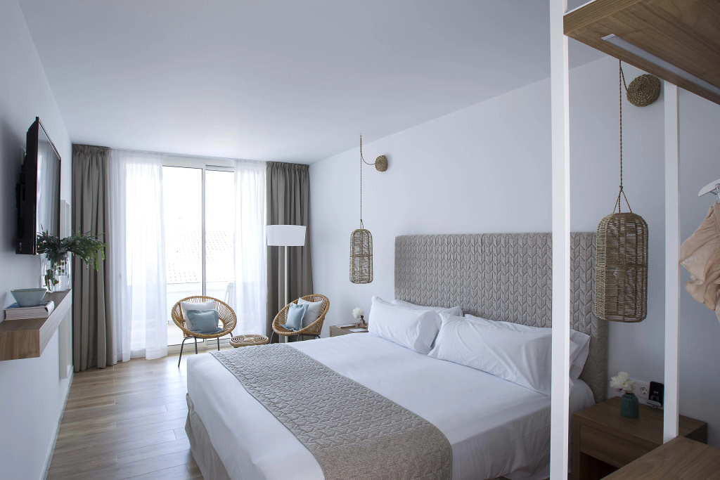 May Prestige Double room (full double bed)