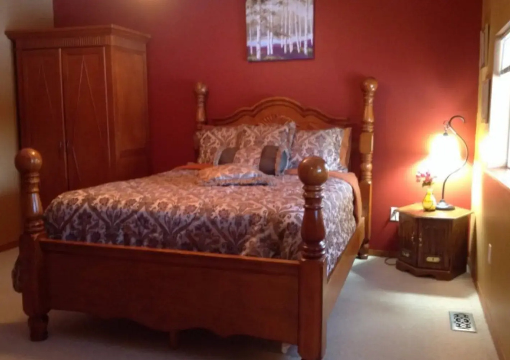 Moonberry Double room (full double bed)