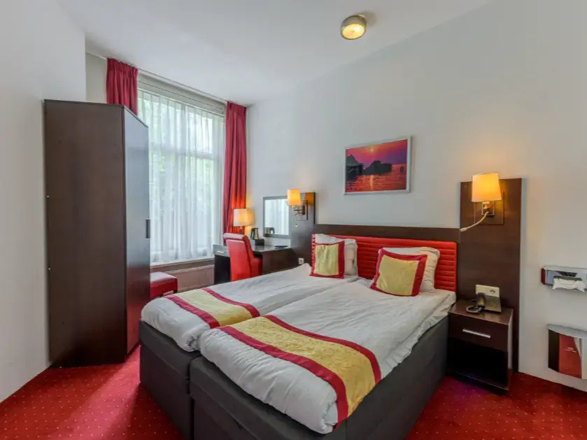 Double room (twin beds)