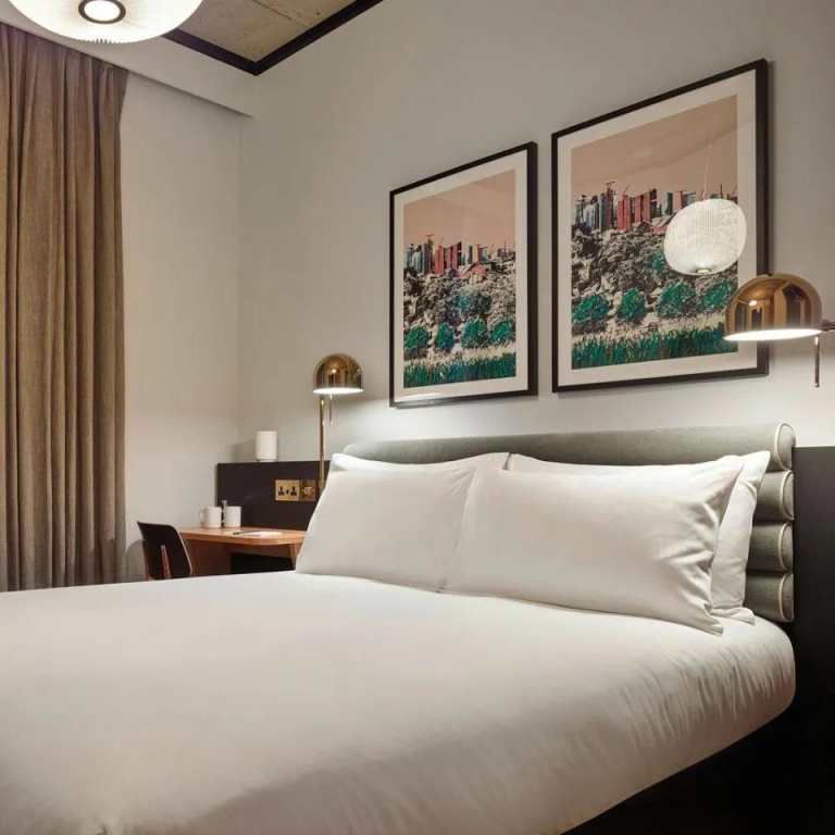 Tribe London Canary Wharf Room Type - Essential Atrium Double Tribe (full double bed)