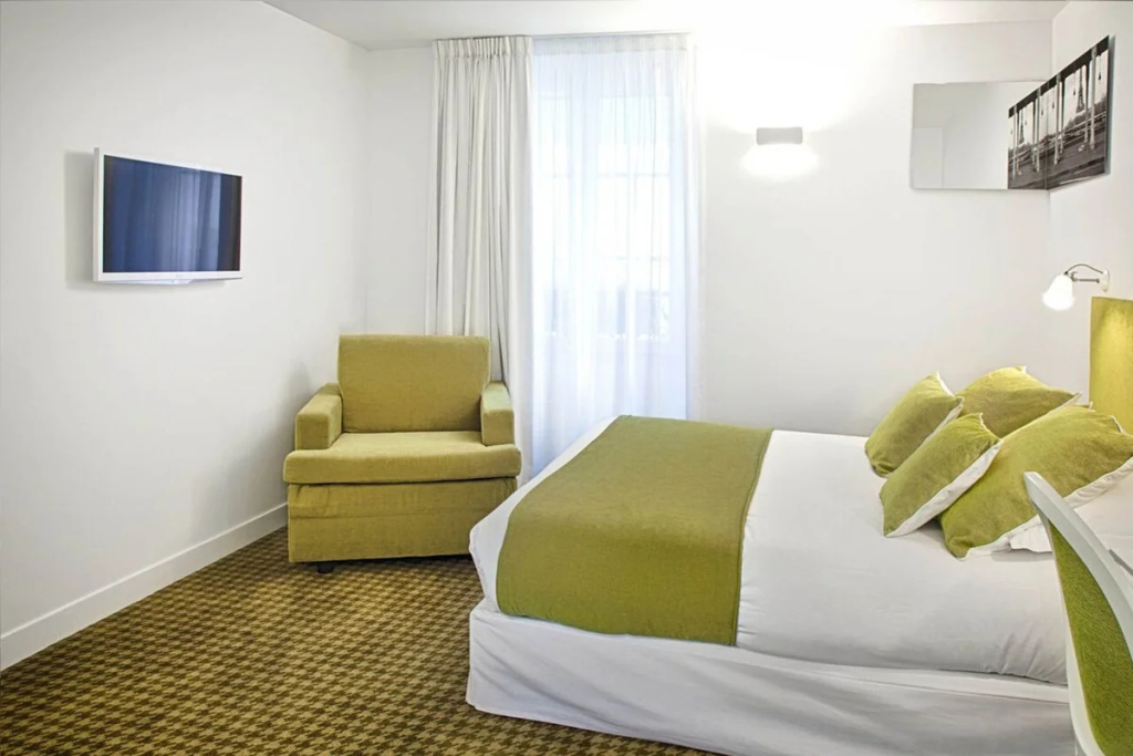 Triple room