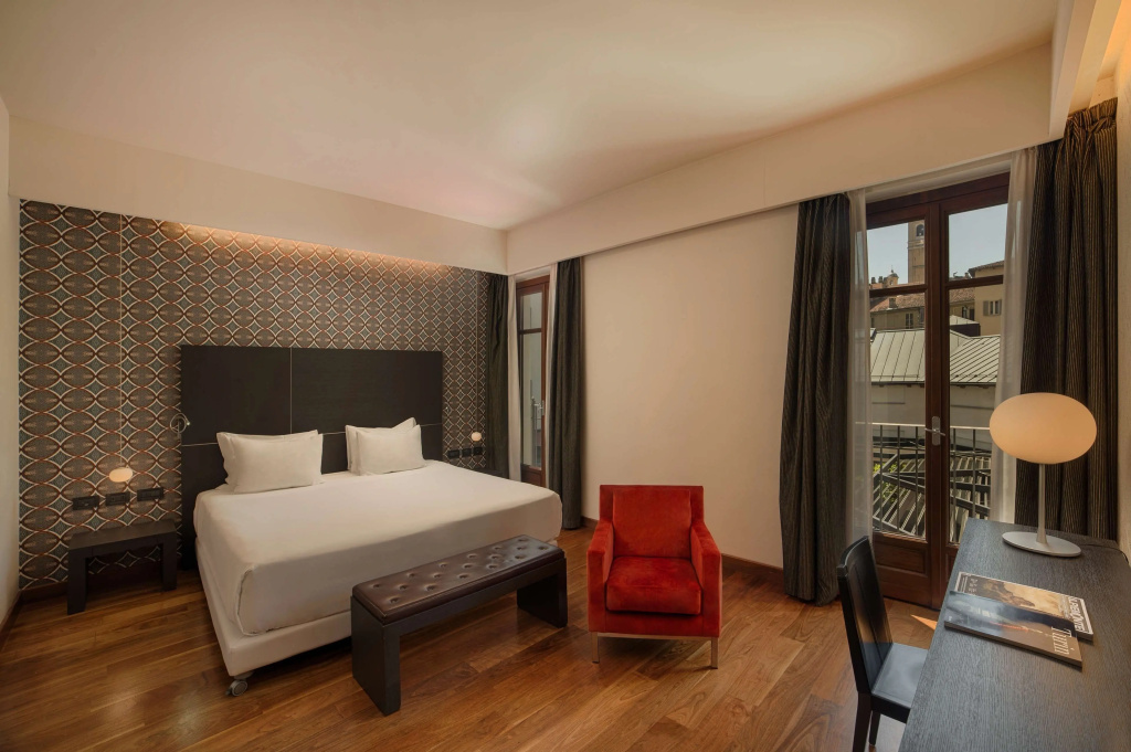 Double Junior Suite (full double bed)