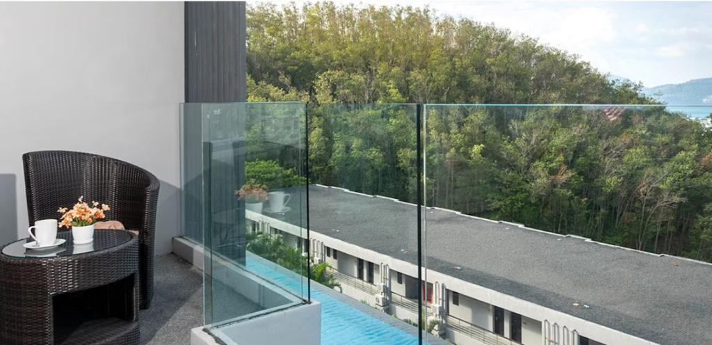 Patong Bay Hill Resort - Chambres
