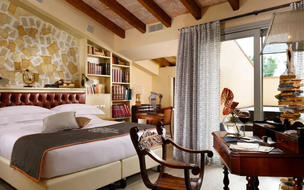 Двухместный полулюкс Library двуспальная кровать в Hotel Ville sull'Arno
