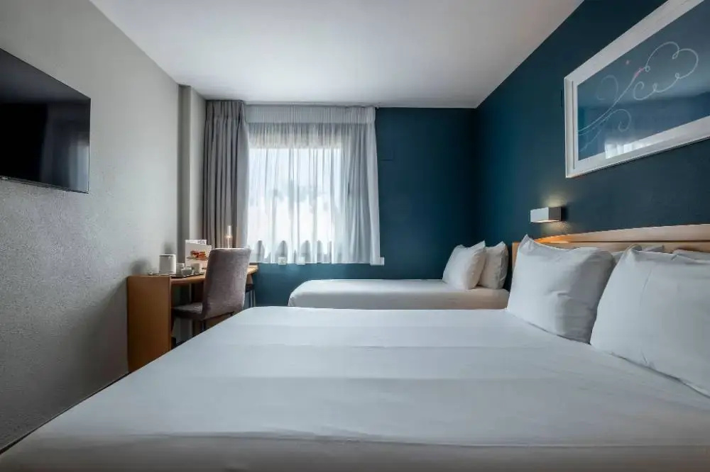 Travelodge Alicante Puerto - Chambres