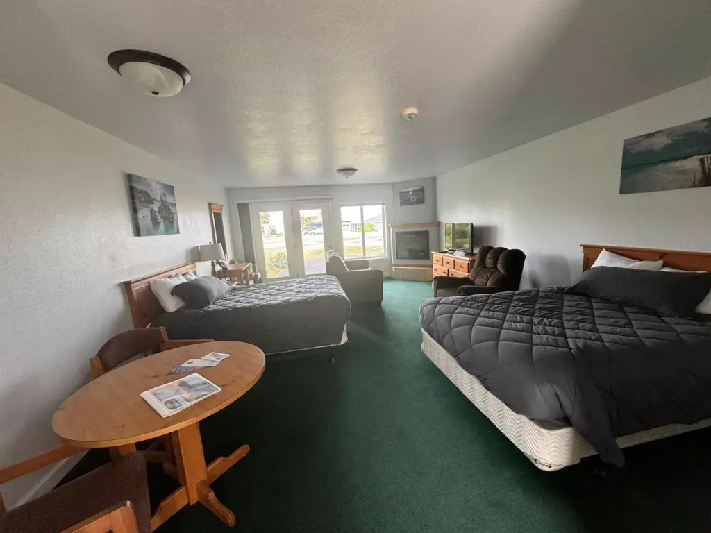 Standard Accessible Quadruple Studio with partial ocean view