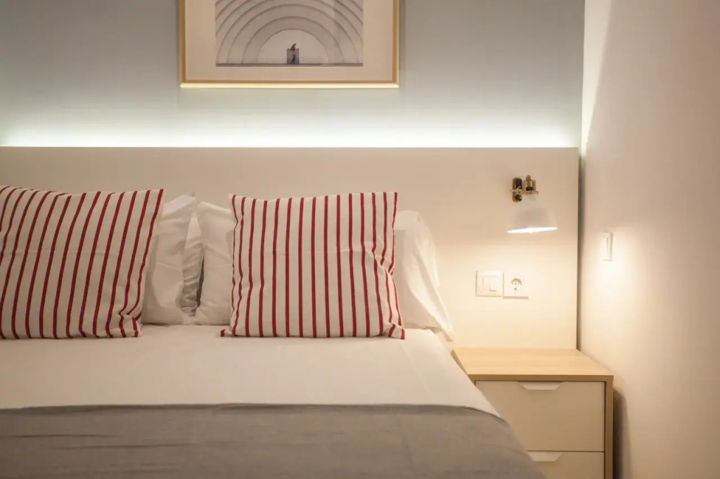 2 Bedrooms Exterior Attic Apartment