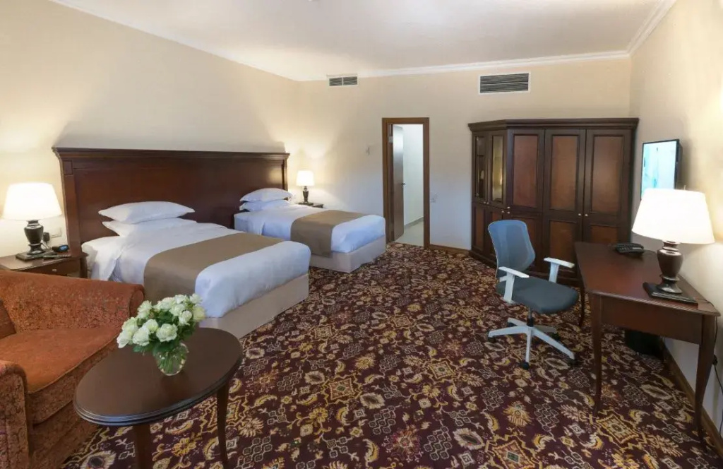 Ani Grand Hotel Yerevan - Tap to explore photos