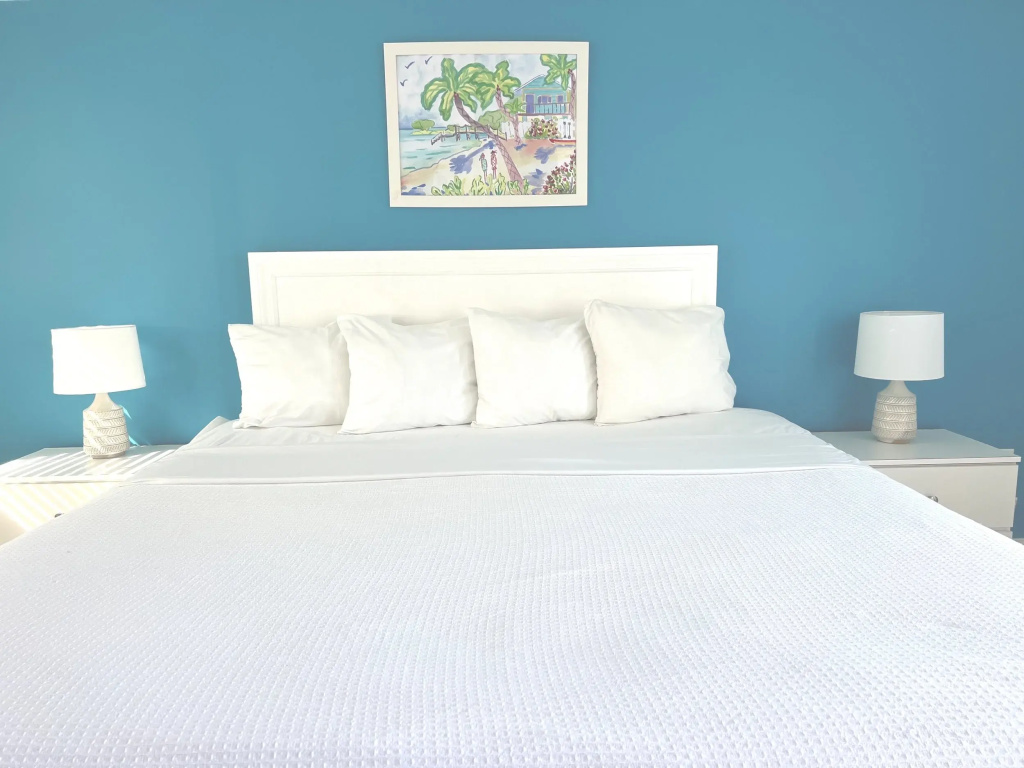 Standard room with lagoon view