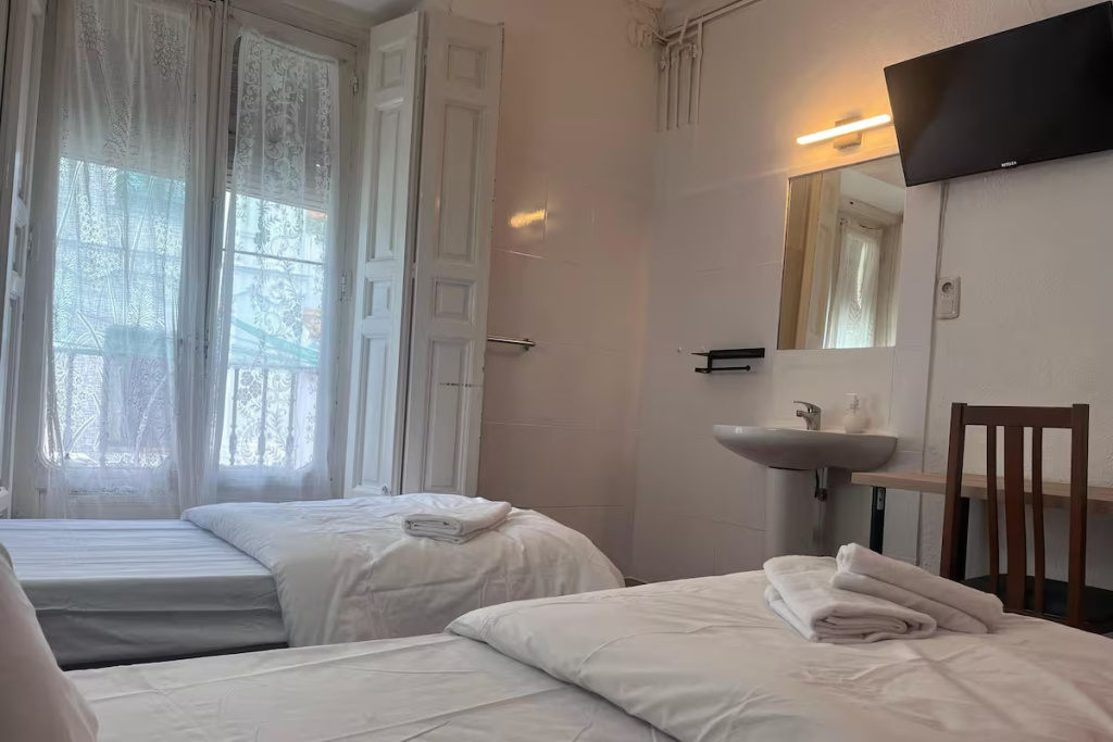Double room with view (twin beds)