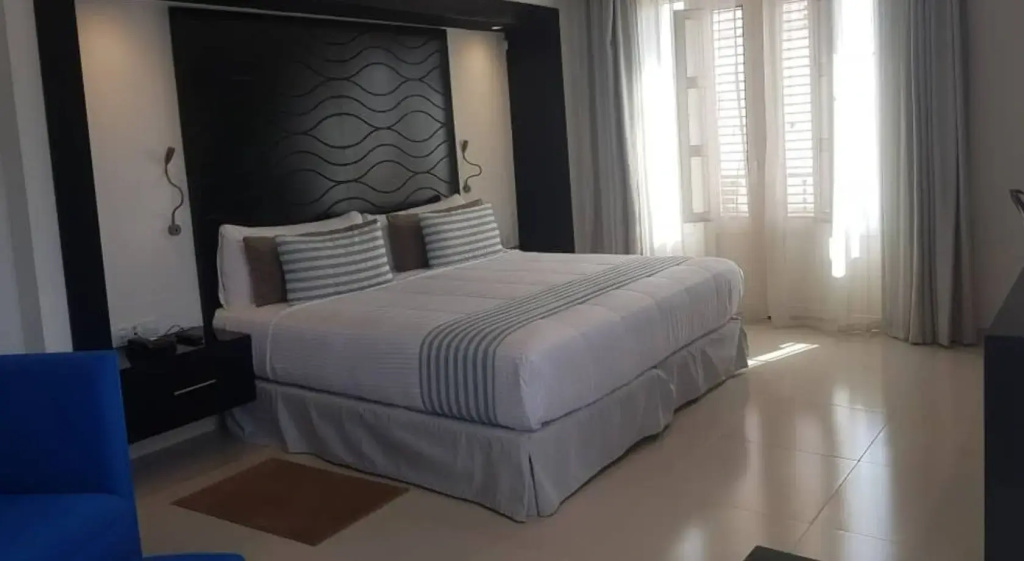 Double Junior Suite (full double bed)