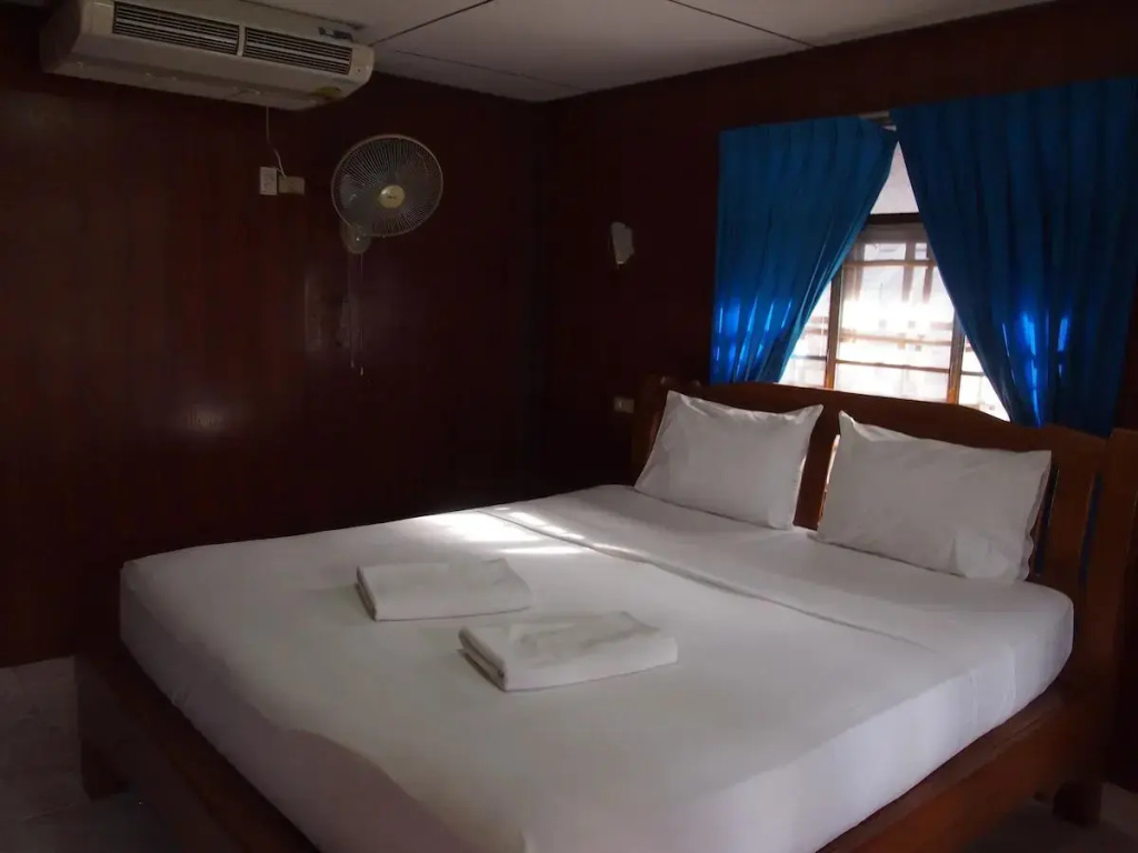 Standard Double Bungalow (full double bed)