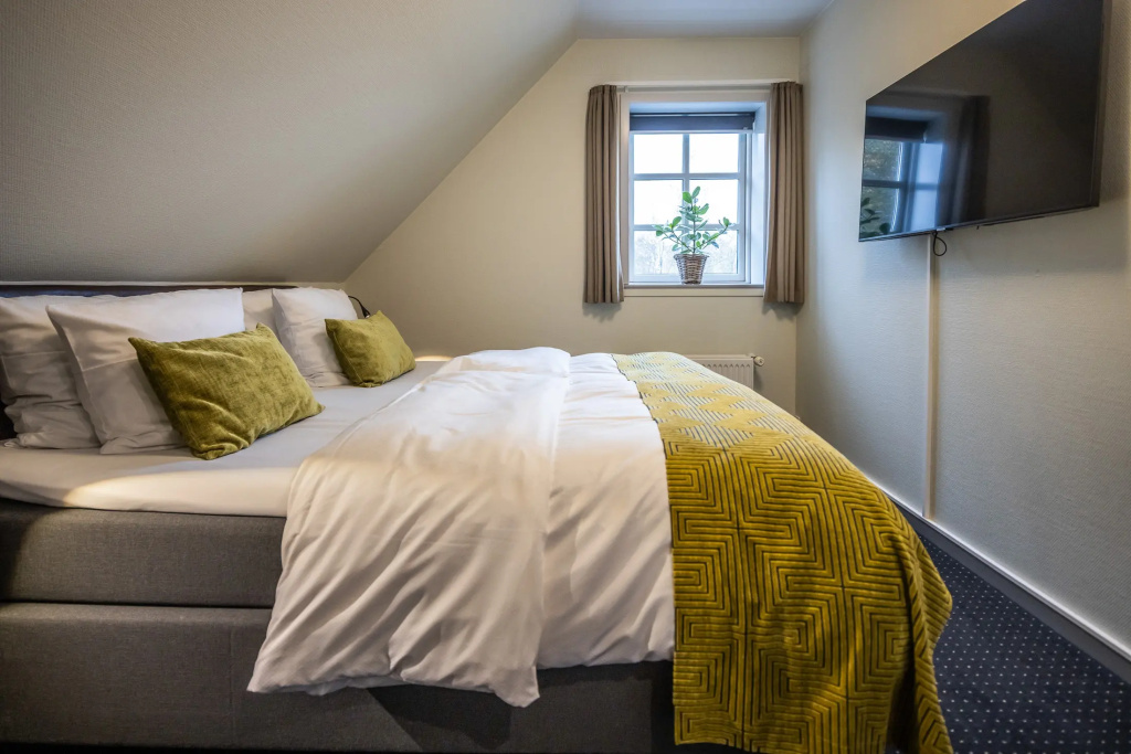 Top Floor Suite with garden view