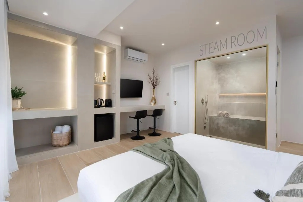 Double Suite with Private Steam Room (full double bed)