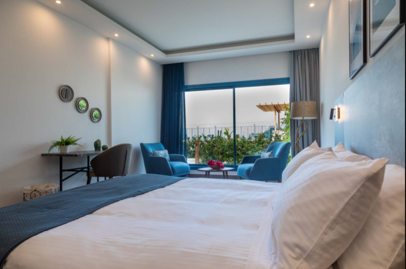Business Double Suite (full double bed)