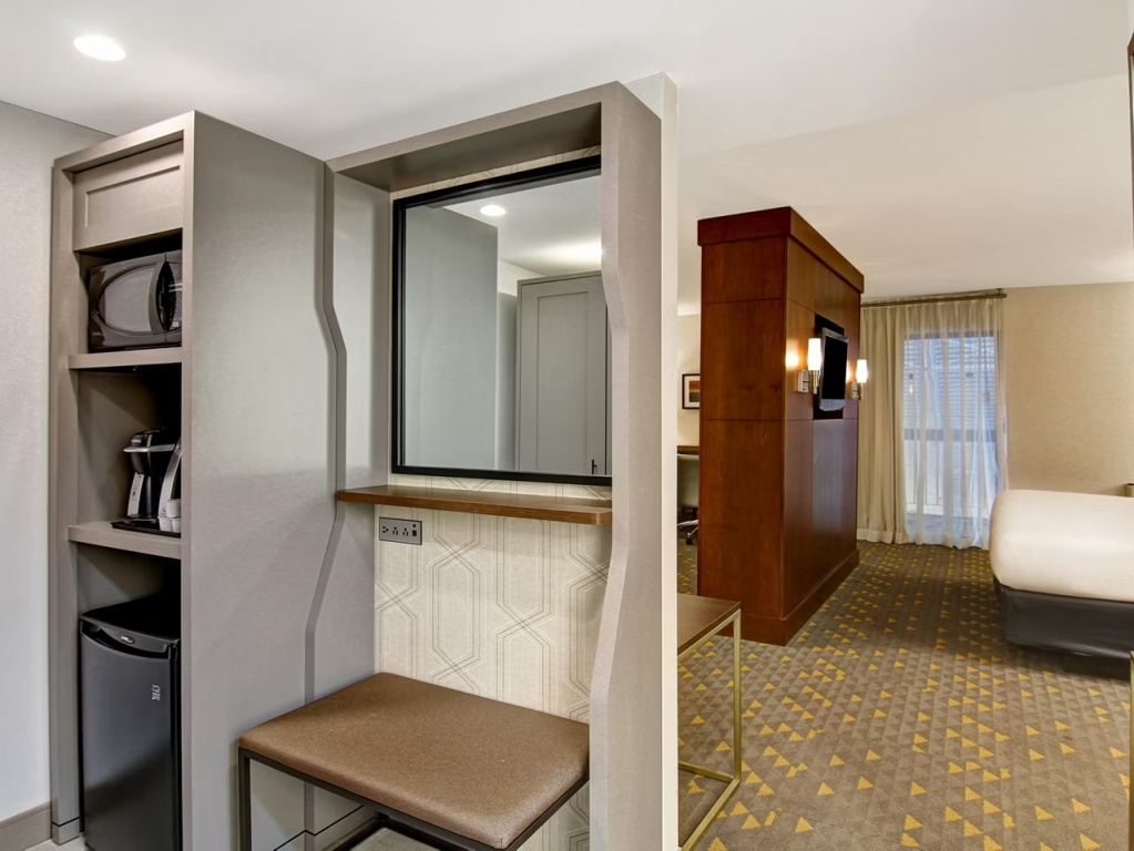 Holiday Inn Oakville Centre by IHG - Chambres
