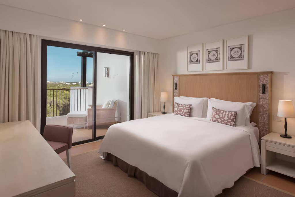 Family Garden Access Suite with balcony