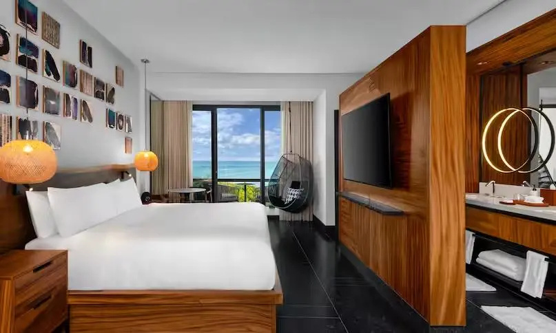 Double Suite with balcony and with ocean view (full double bed)