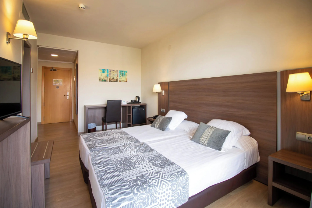 Economy room