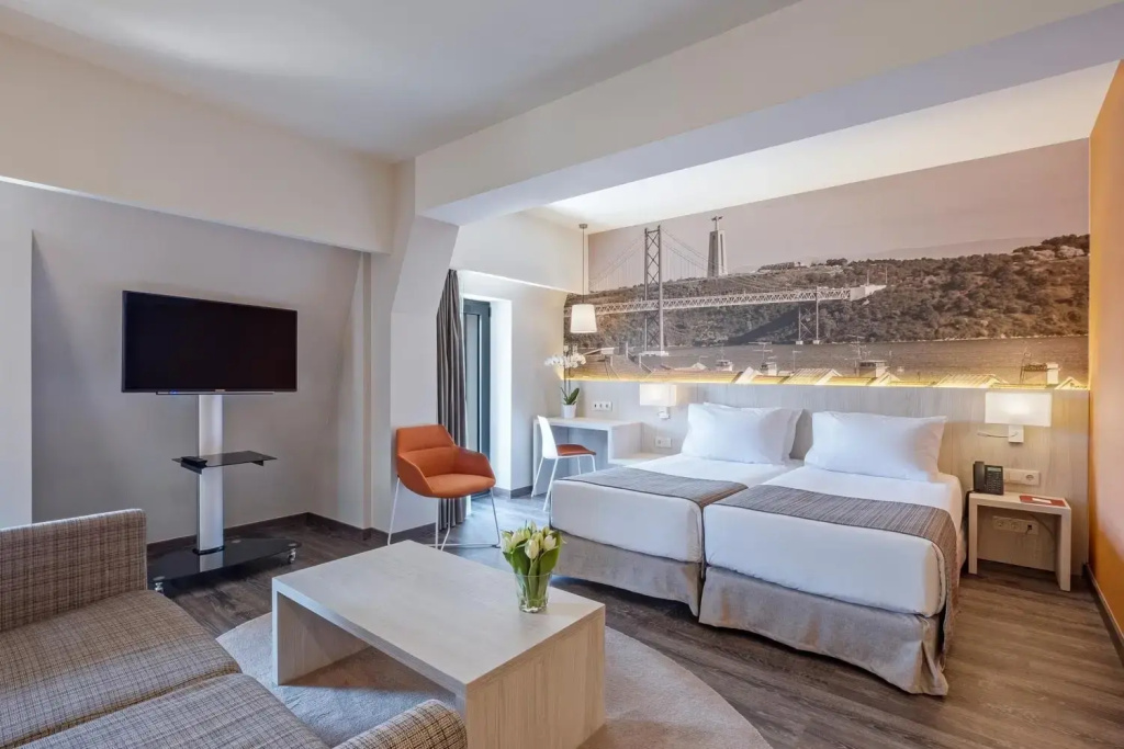 Standard Triple room