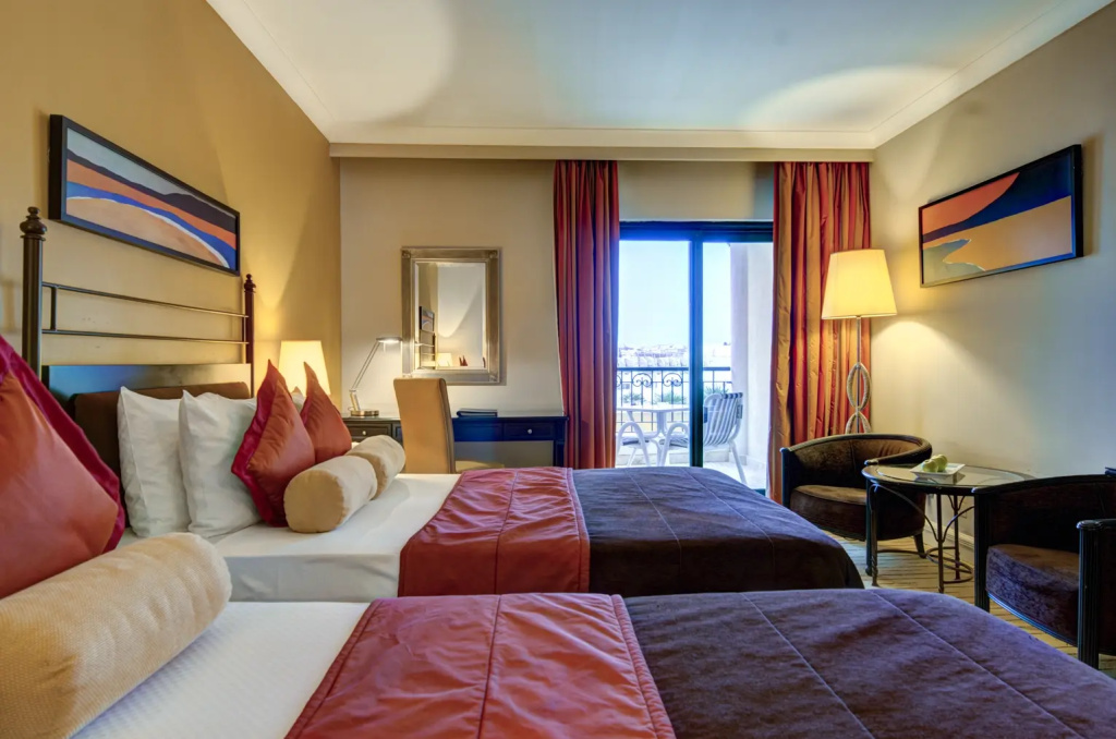 Corinthia St George's Bay - Chambres