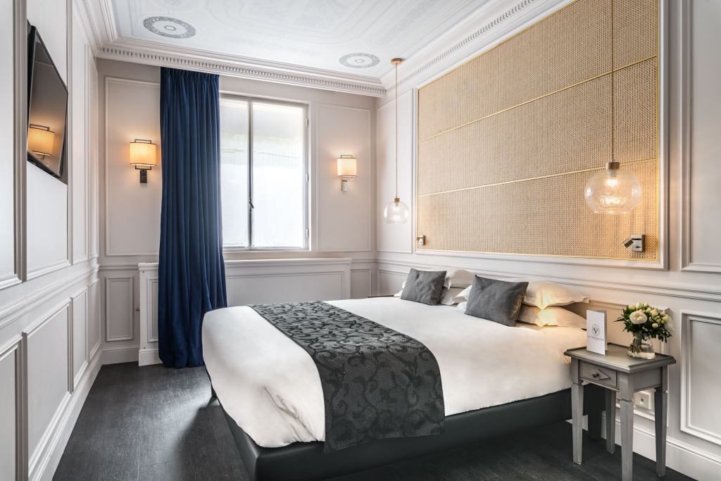 Deluxe Double room (full double bed)
