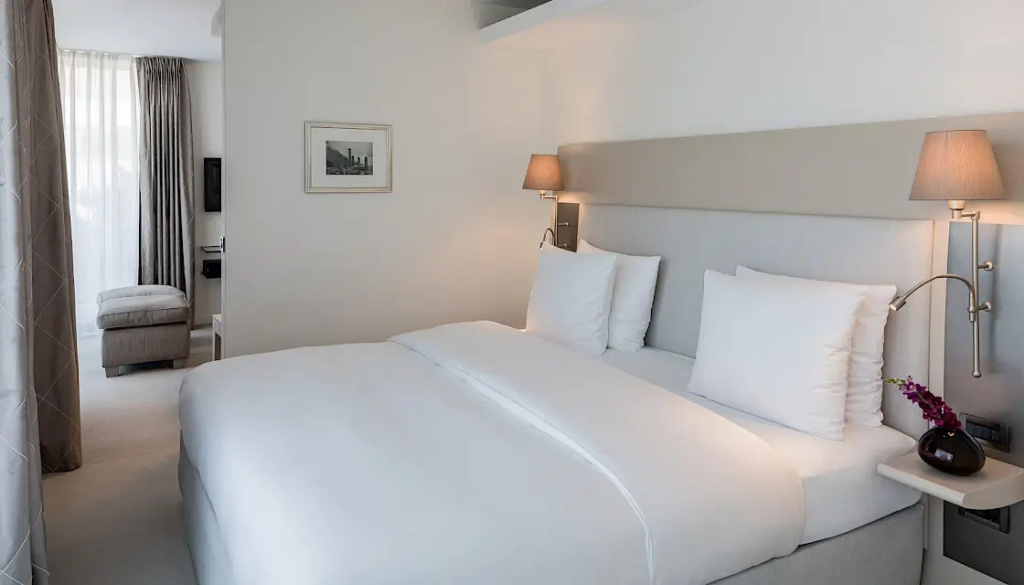 Grand Double Suite (full double bed)