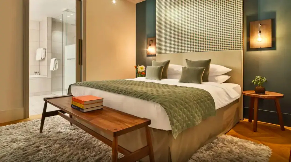 Regency Executive Suite