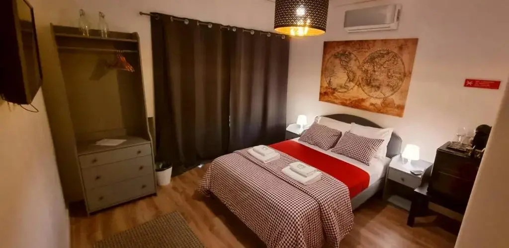 Double Suite (full double bed)