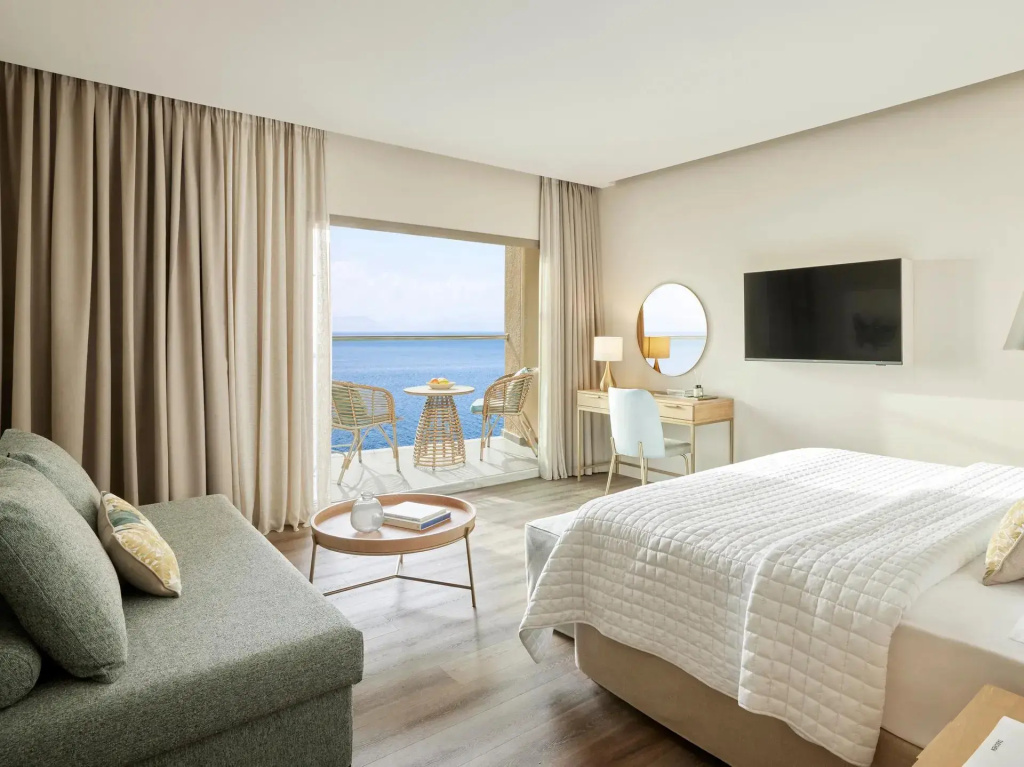 Superior Double room with garden/resort view (full double bed)
